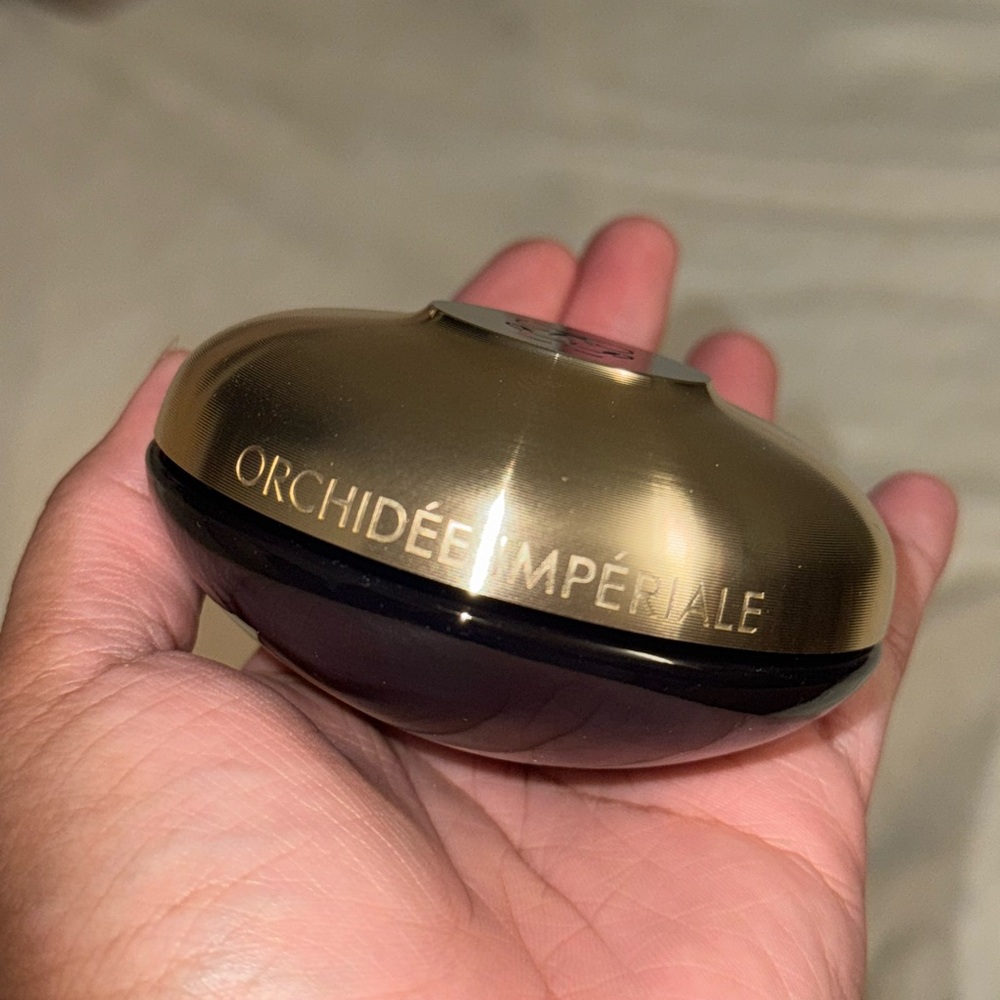 GUERLAIN Orchidée Impériale Skincare Moisturizer - Gold and Black